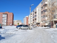 Beryozovsky, Zagvozkin st, house 12. Apartment house