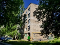 Beryozovsky, st Teatralnaya, house 32. Apartment house