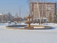Верхняя Пышма, улица Орджоникидзе. фонтан на улице Орджоникидзе