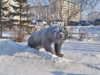 Верхняя Пышма, улица Орджоникидзе. скульптура Медведь
