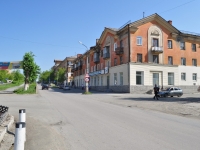 Pervouralsk, Vatutin st, house 28. Apartment house