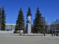 Первоуральск, улица Ватутина. памятник В.И. Ленину