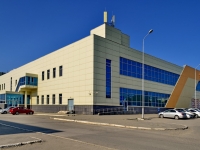 Kamensk-Uralskiy, 购物娱乐中心 "Мегамарт",  , 房屋 33А