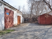 Sredneuralsk, Uralskaya st, 房屋 18/1. 车库（停车场）