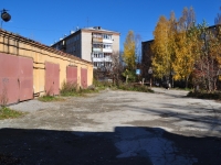 Degtyarsk, Golovin st, garage (parking) 