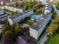 Gagrin, embankment Leningradskaya, house 11 к.1. Apartment house