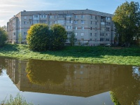 Gagrin, embankment Leningradskaya, house 19. Apartment house