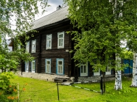 Ostashkov, Kuznechnaya st, house 10. Apartment house