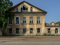 Ostashkov, Leninsky avenue, house 90. vacant building