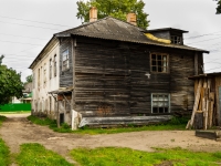 Ostashkov, Oktyabrskaya st, house 100. Apartment house