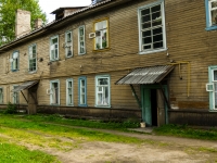 Ostashkov, Gvardeyskiy avenue, house 28. Apartment house