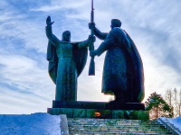 Томск, памятник «Родина‑мать вручает оружие сыну»Ленина проспект, памятник «Родина‑мать вручает оружие сыну»