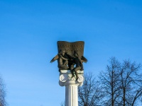 Томск, скульптура Святая Татьяна, покровительница студенчестваЛенина проспект, скульптура Святая Татьяна, покровительница студенчества