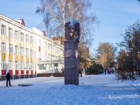 Томск, памятник  А.Ф. ИвановуЛенина проспект, памятник  А.Ф. Иванову