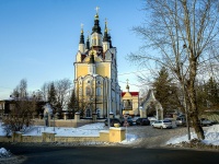 соседний дом: ул. Октябрьский взвоз, дом 10. храм Воскресенская церковь