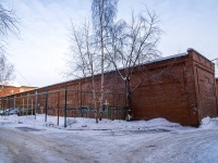 隔壁房屋: st. Roza Lyuksemburg, 房屋 102А. 车库（停车场）