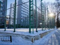 Томск, улица Вершинина. спортивная площадка