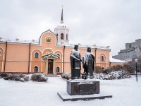 Томск, памятник святым Петру и Февронии Муромскимплощадь Ленина, памятник святым Петру и Февронии Муромским