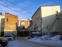 соседний дом: пл. Батенькова, дом 3. офисное здание