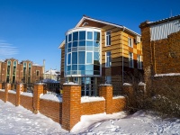 соседний дом: ул. Мельничная, дом 7. офисное здание