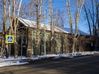 隔壁房屋: . , 房屋 14. 公寓楼