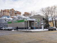 соседний дом: ул. Белинского, дом 32. супермаркет "Пятёрочка"