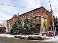 соседний дом: ул. Белинского, дом 38. офисное здание