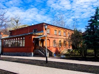 Ulyanovsk, 艺术学校 Центр развития творчества детей и юношества им. А. Матросова, Lev Tolstoy st, 房屋 44