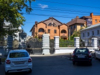 neighbour house: st. Lev Tolstoy, house 81А. Private house