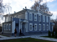 Ulyanovsk, 博物馆 Квартира-музей В.И. Ленина, Lenin square, 房屋 1В