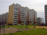 Ulyanovsk, Ilyushina blvd, house 8. Apartment house
