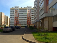 Ulyanovsk, Ilyushina blvd, house 10. Apartment house