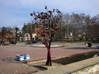 Ulyanovsk, st Spasskaya. sculpture