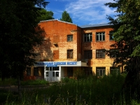 Ulyanovsk, 学院 Международный славянский институт, Metallistov st, 房屋 1