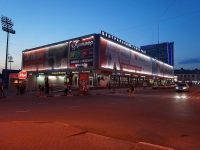 Ulyanovsk, 购物中心 "ЦУМ", Goncharov st, 房屋 21