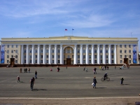 Ulyanovsk, 管理机关 Дом Правительства, Sobornaya (lenina) square, 房屋 1
