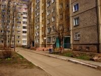 Dimitrovgrad, Avtosrtoiteley avenue, house 33. Apartment house