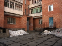 Dimitrovgrad, Gvardeyskaya st, house 27. Apartment house