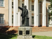 Pereslavl-Zalessky, monument ЛенинуOzernaya square, monument Ленину