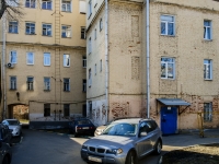 Basmanny district, Kazakov st, house 25. Apartment house