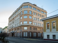 Замоскворечье, улица Малая Ордынка, дом 40. офисное здание