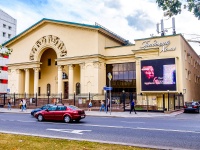 соседний дом: ул. Коровий Вал, дом 3 с.1. концертный зал Центр исполнительских искусств на Добрынинской