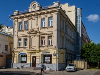 Zamoskvorechye, st Pyatnitskaya, house 28. Apartment house