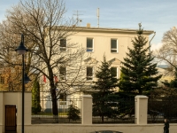 neighbour house: st. Pyatnitskaya, house 50. office building