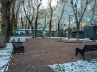 Zamoskvorechye, Pyatnitskaya st, public garden 