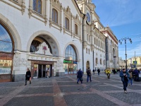 Красносельский район, вокзал Казанский, площадь Комсомольская, дом 2