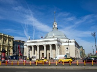 соседний дом: пл. Комсомольская, дом 5А. станция метро Комсомольская