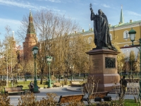 Tverskoy district, monument Патриарху ГермогенуManezhnaya square, monument Патриарху Гермогену