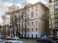 Yakimanka, st Donskaya, house 11. court