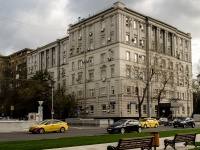 Begoboy district, Leningradskiy avenue, house 22. office building